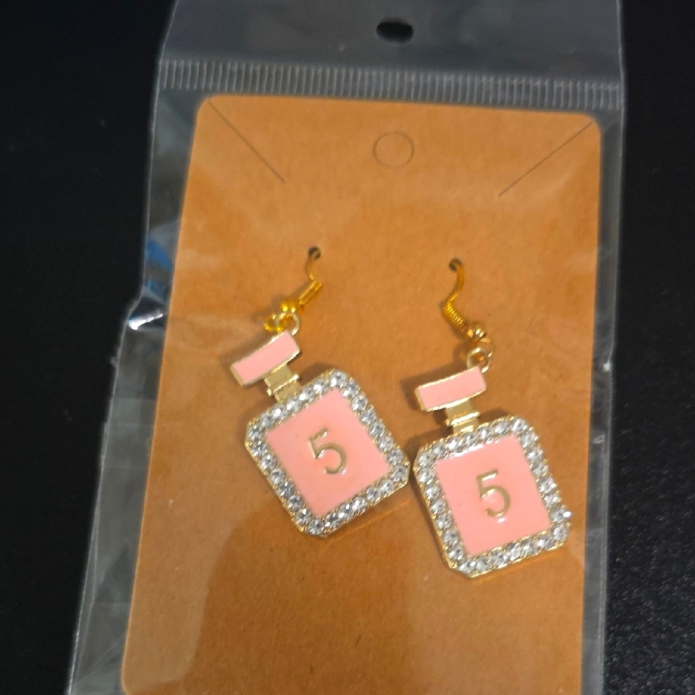 3/$30***Elegant Pink and Gold Earrings Nwot